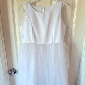 Girls white dress (flower girl ideal)